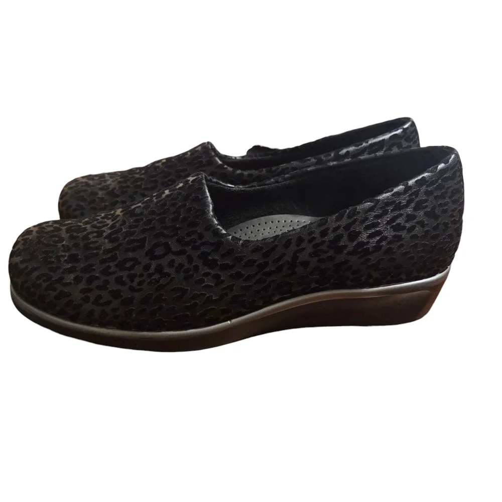 SAS Women's Bliss Black Leopard Slip On Wedge Shoes Size 7 Wide